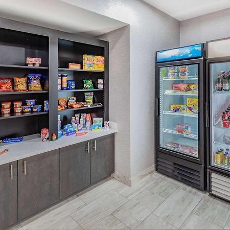 La Quinta Inn & Suites By Wyndham Ardmore Esterno foto