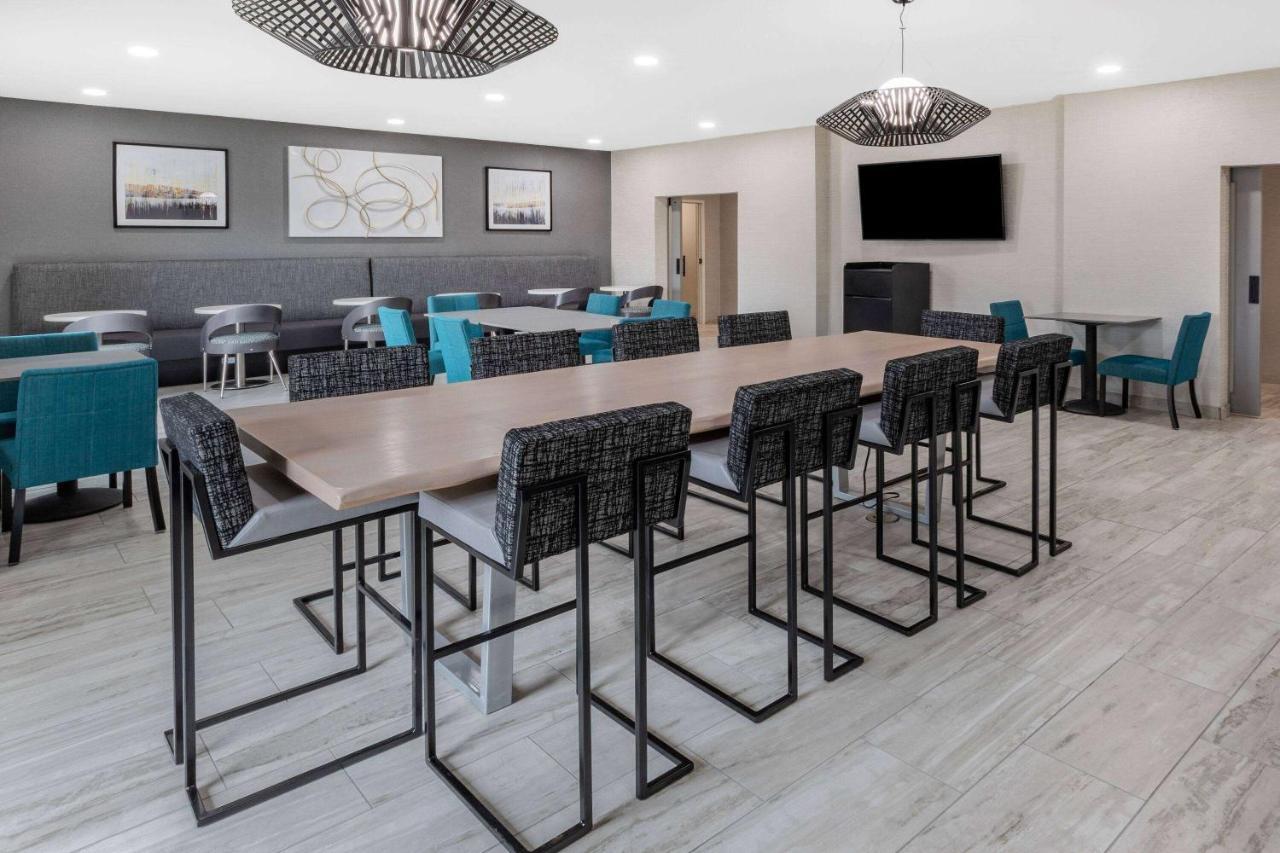 La Quinta Inn & Suites By Wyndham Ardmore Esterno foto