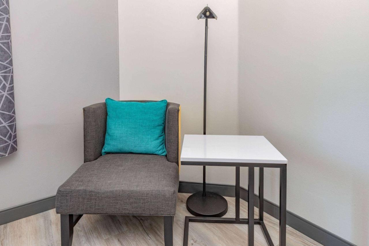 La Quinta Inn & Suites By Wyndham Ardmore Esterno foto