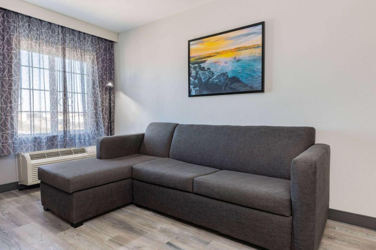 La Quinta Inn & Suites By Wyndham Ardmore Esterno foto