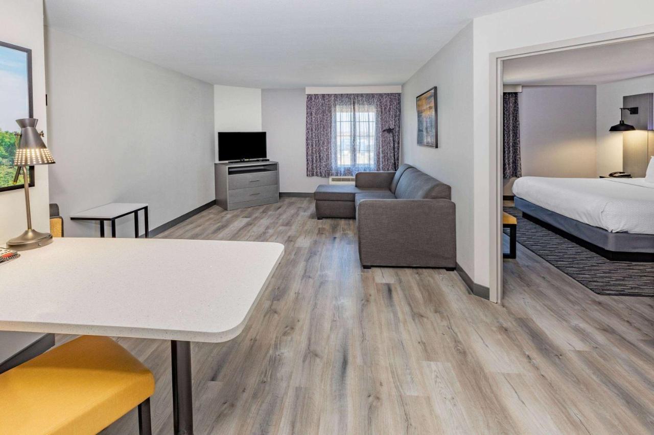 La Quinta Inn & Suites By Wyndham Ardmore Esterno foto