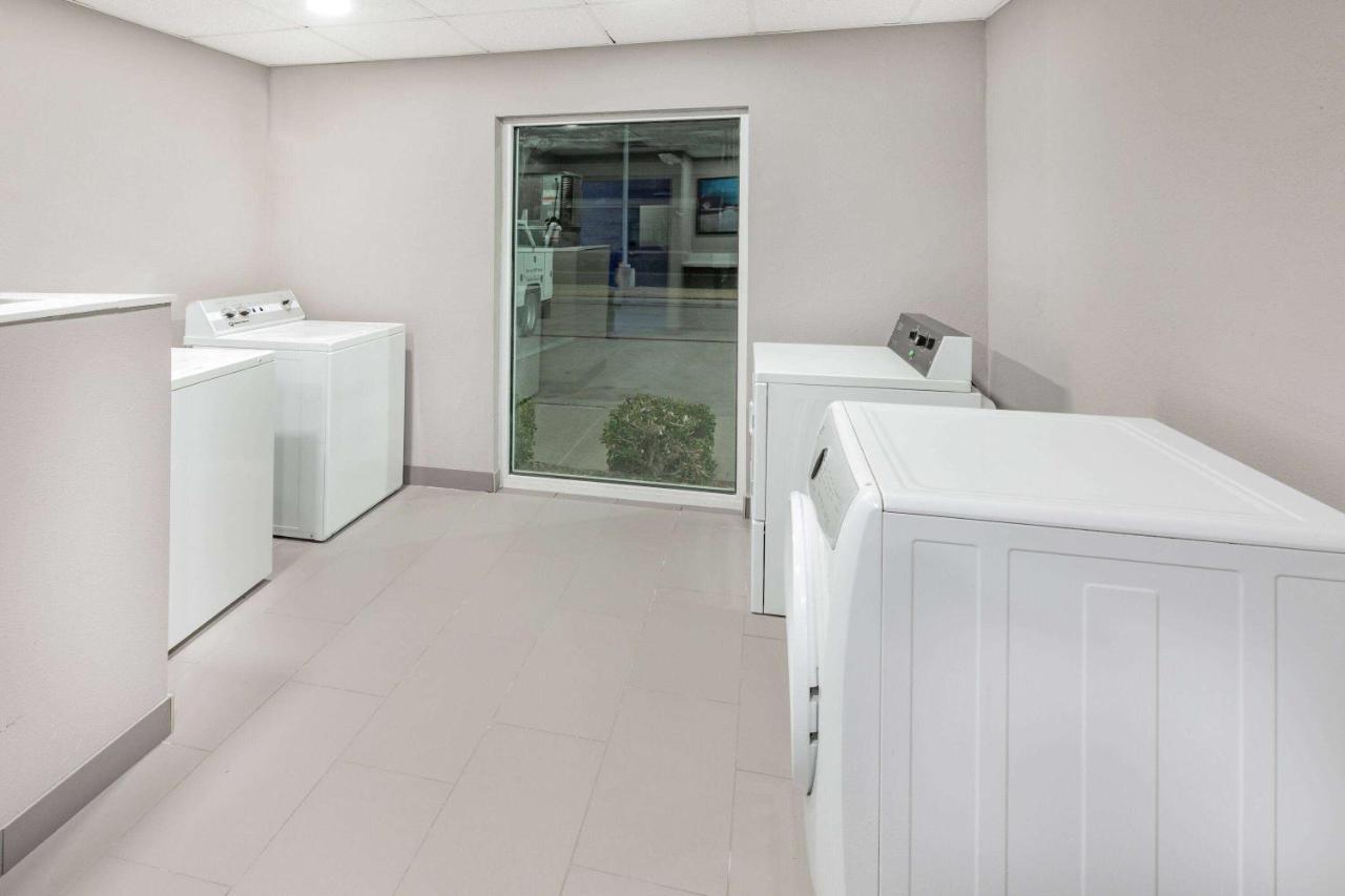 La Quinta Inn & Suites By Wyndham Ardmore Esterno foto