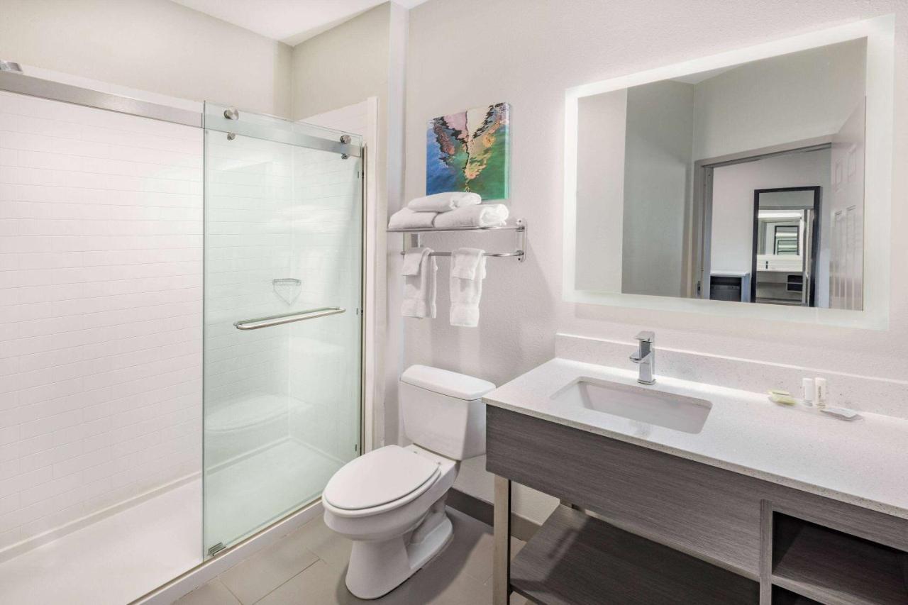 La Quinta Inn & Suites By Wyndham Ardmore Esterno foto