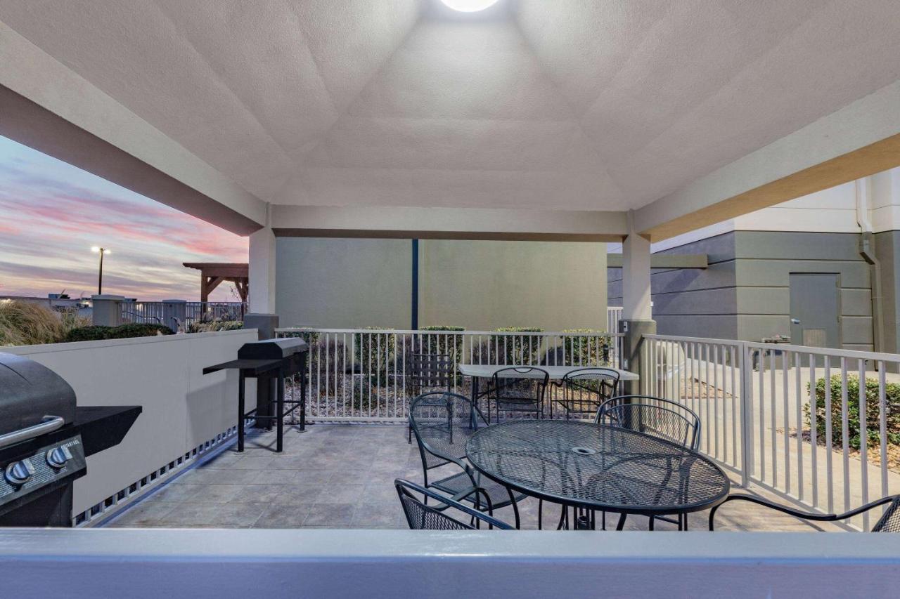 La Quinta Inn & Suites By Wyndham Ardmore Esterno foto