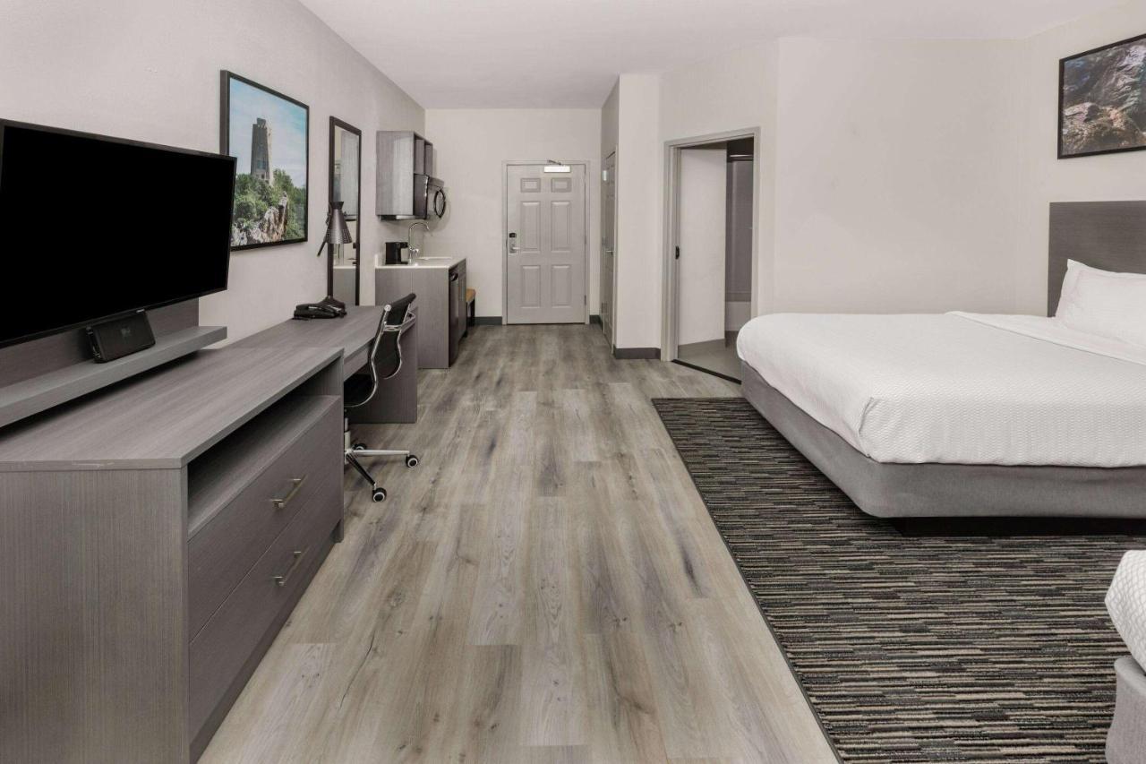 La Quinta Inn & Suites By Wyndham Ardmore Esterno foto