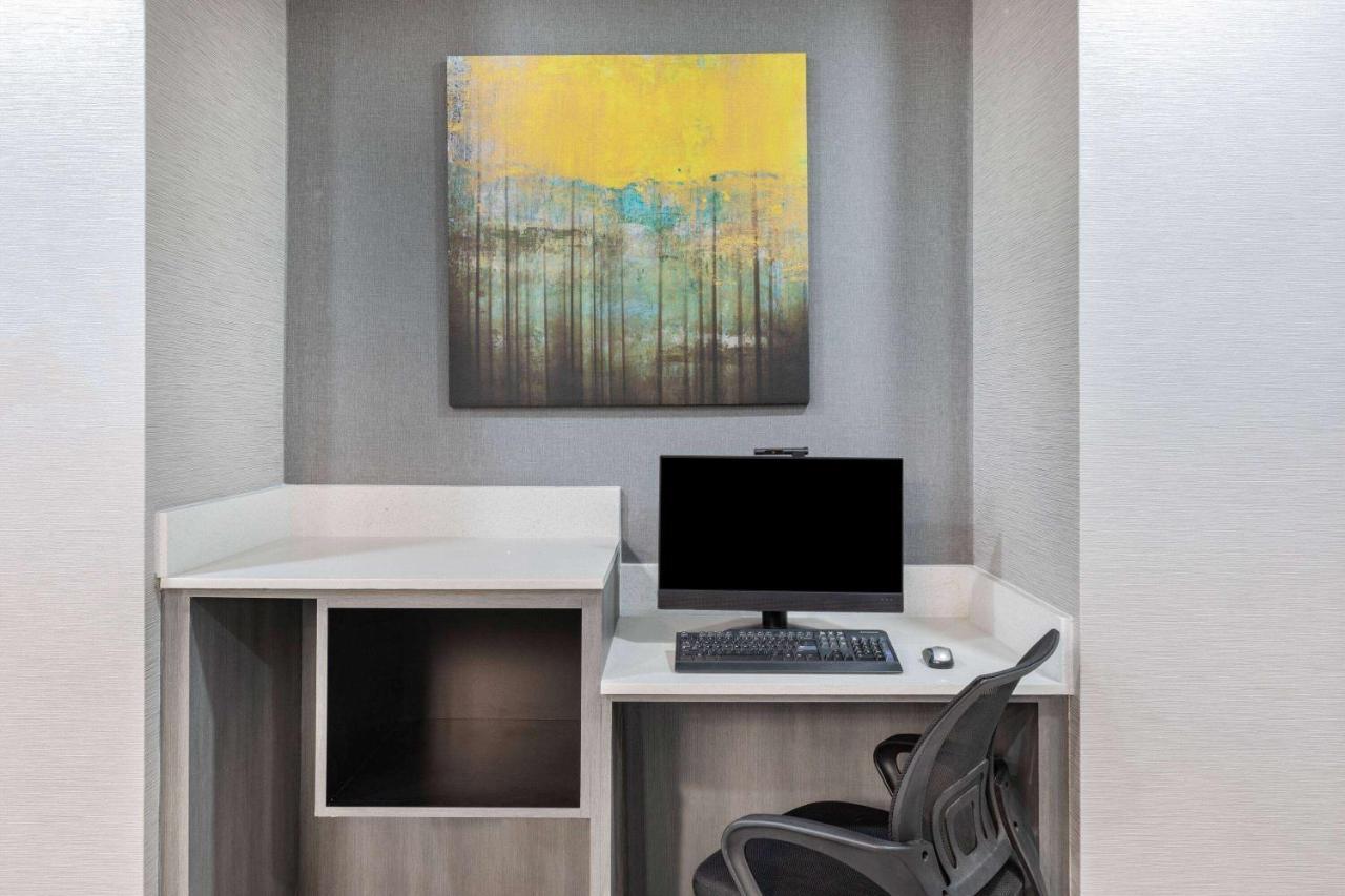 La Quinta Inn & Suites By Wyndham Ardmore Esterno foto